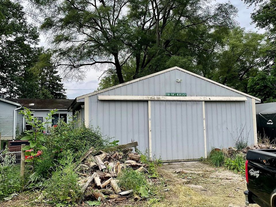 2nd image of 6094 Wright St
