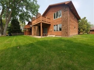 1758 S 34th St, Grand Forks, ND 58201