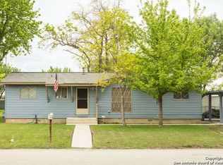 1164 Spruce St, Seguin, TX 78155
