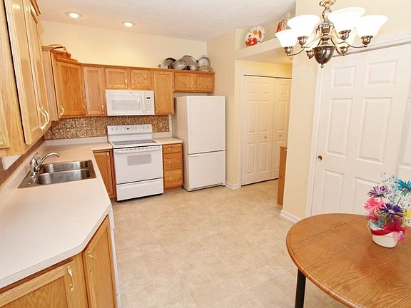 4th image of 3608 Senior Pl