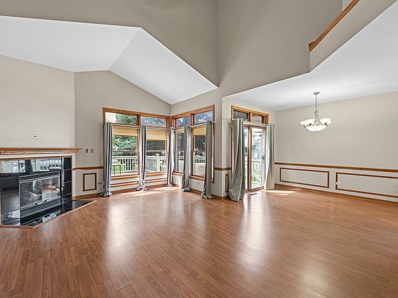 5th image of 10930 Jodan Dr