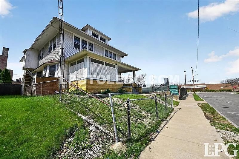 Building Photo - 414 Platt St #2