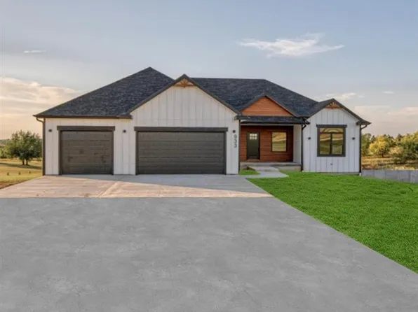 933 Annie Oakley Poin, Salina, KS 67401