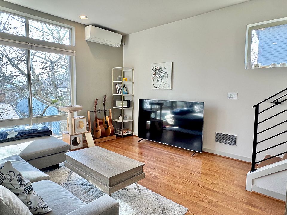 Living room 3