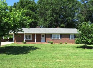 384 Devonshire Dr, Ridgeway, VA 24148
