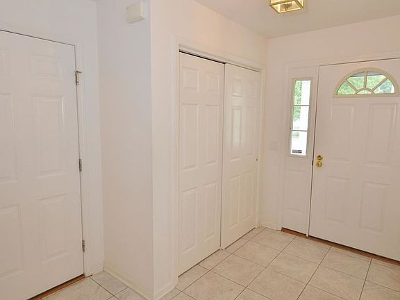 4th image of 2406 Torrington Dr