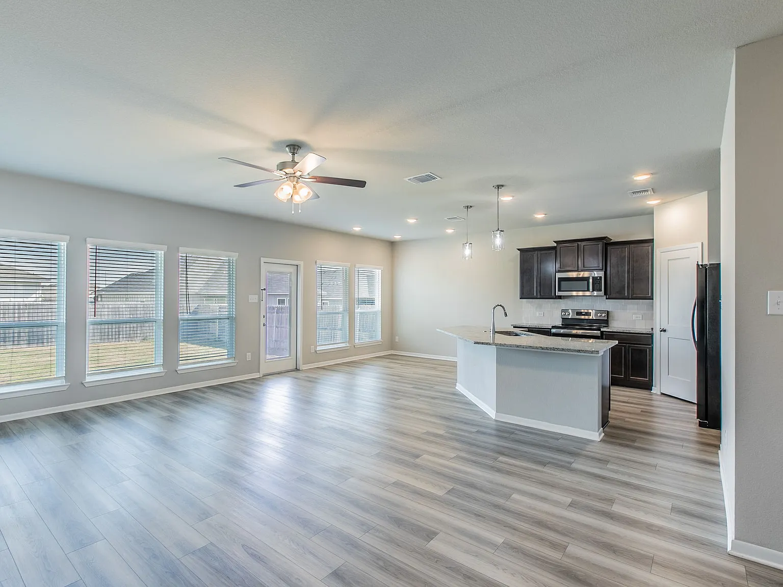 3 bed, 1415 sqft, $1,750 — Photo 4