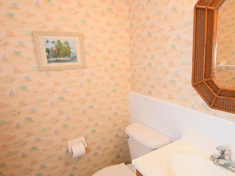 658 Atlantic Dr — Photo 31