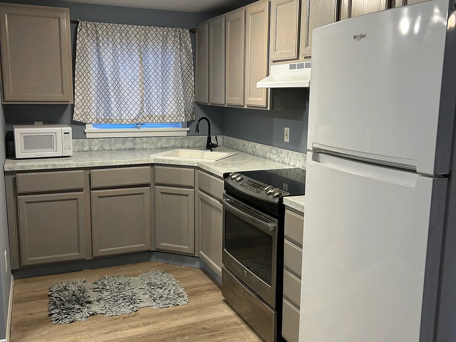 2 bed, 1100 sqft, $2,650 — Photo 4