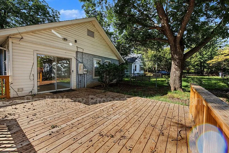 2 bed, 1.0 bath, 1200 sqft, $1,350 — Photo 4