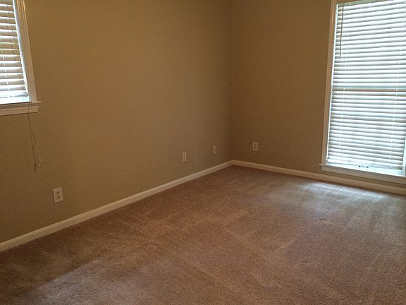 4th image of 397 Riverdale Dr