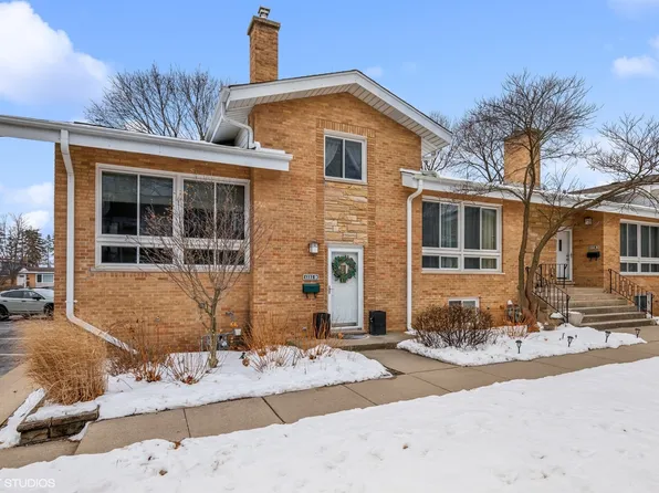 1525 N Arlington Heights Rd APT D, Arlington Heights, IL 60004