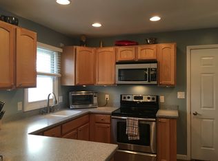 565 N Vernon St, Herscher, IL 60941