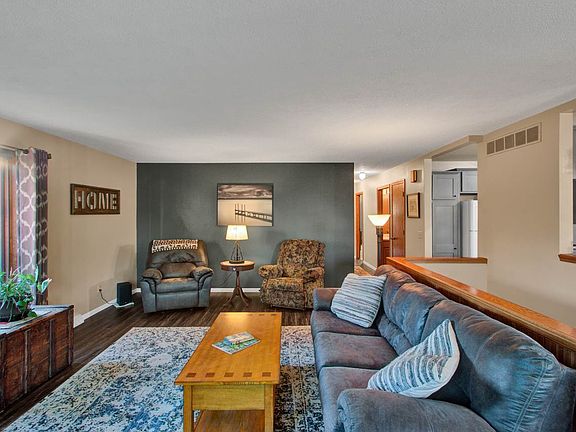 5th image of 1930 Tamarack St
