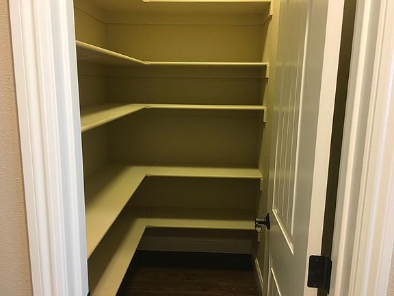 2nd image of 4052 Pembroke Ln