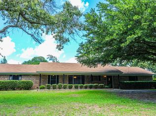 812 Sweetgum Ln, Lindale, TX 75771
