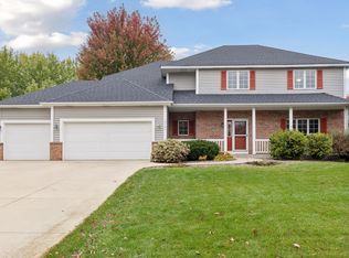3765 Yellowstone Ln N, Plymouth, MN 55446