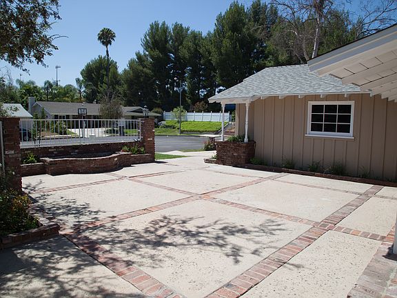 3rd image of 23659 Martha St