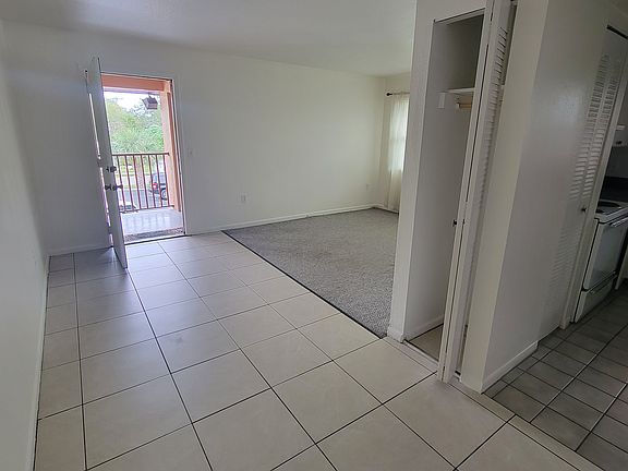 2nd image of 120 SW Jefferson Cir N