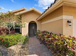 701 Kings Way, Naples, FL 34104