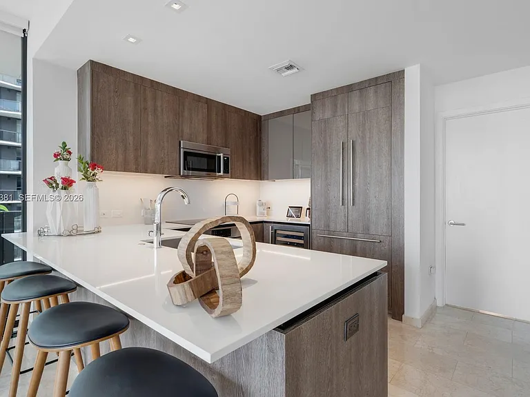 88 SW 7th St #1401 — Photo 10