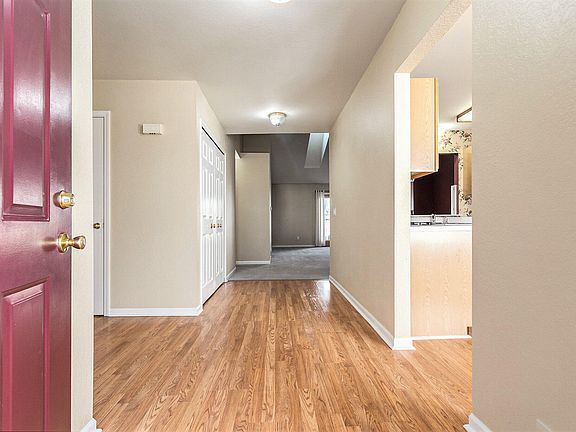 3rd image of 123 Chauncey Ct
