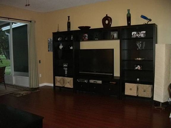 Lots of wall space for fu