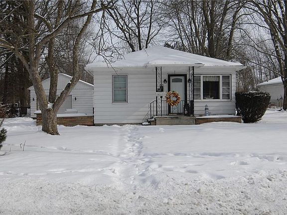 3rd image of 406 Barker St