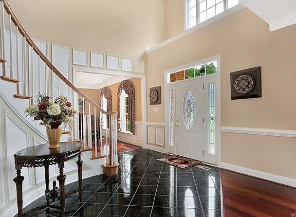 5th image of 10524 Krenmore Ln