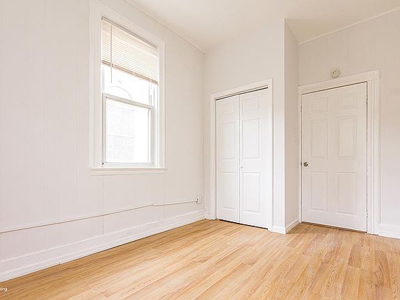 4th image of 338 Bramhall Ave #2
