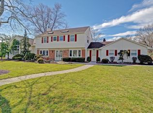 2 Dickson Rd, Marlboro, NJ 07746