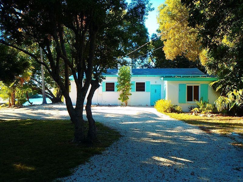 Fully Furnished 1940s Conch Cottage