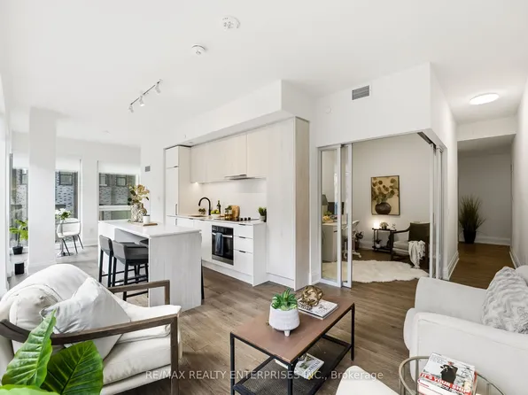 89 Church St #305, Toronto, ON M5C 0B7