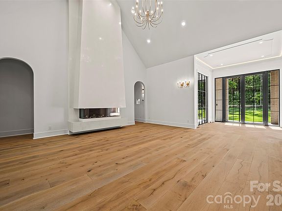 5th image of 8738 Kristie Ln