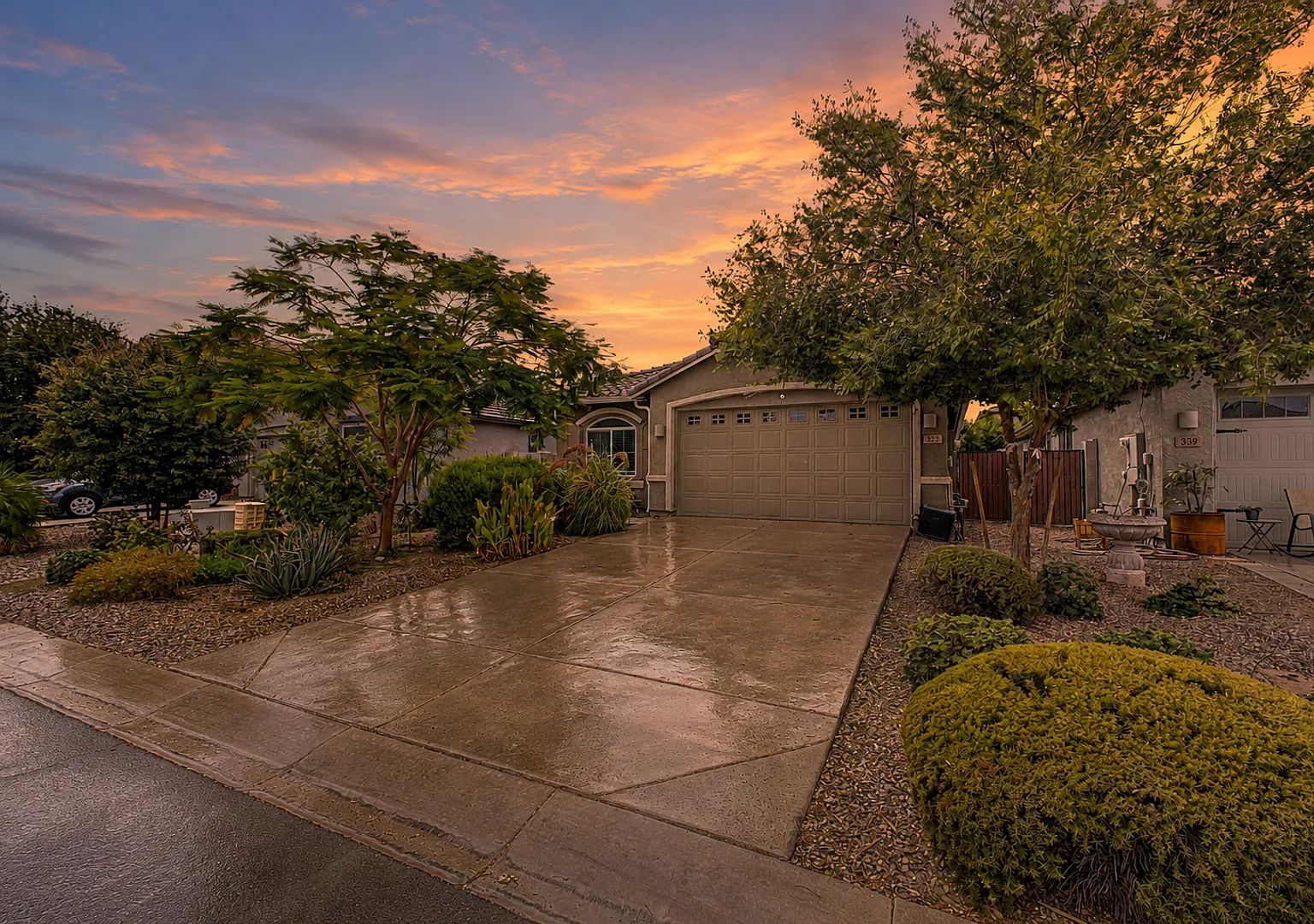 Beautifully updated 4 bed/2 bath home — Photo 2