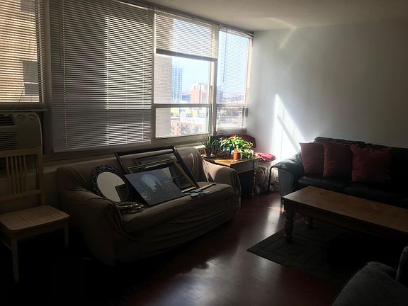 5th image of 3950 N Lake Shore Dr Ste 1