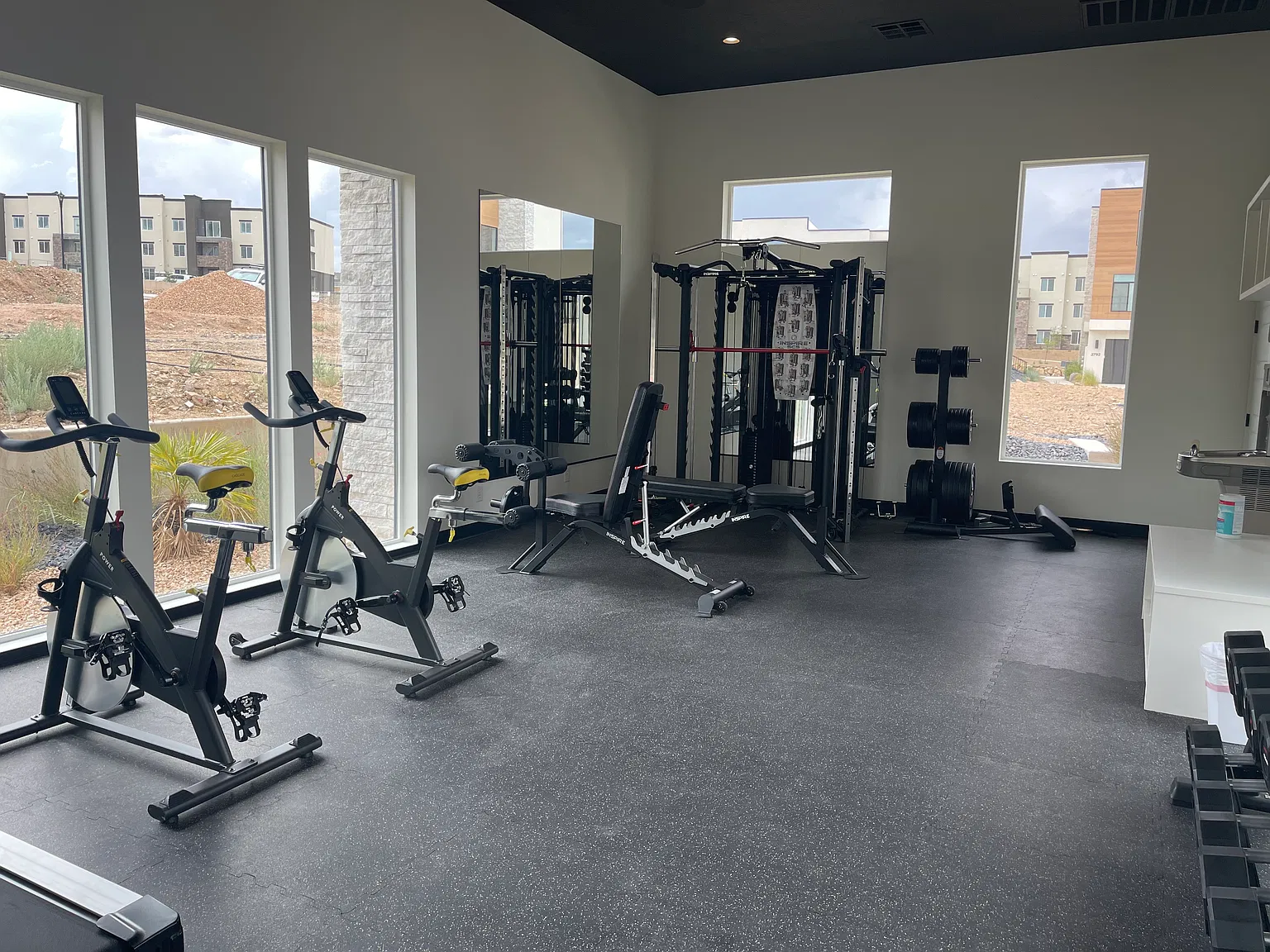 3 bed, 1890 sqft, $2,500 — Photo 3