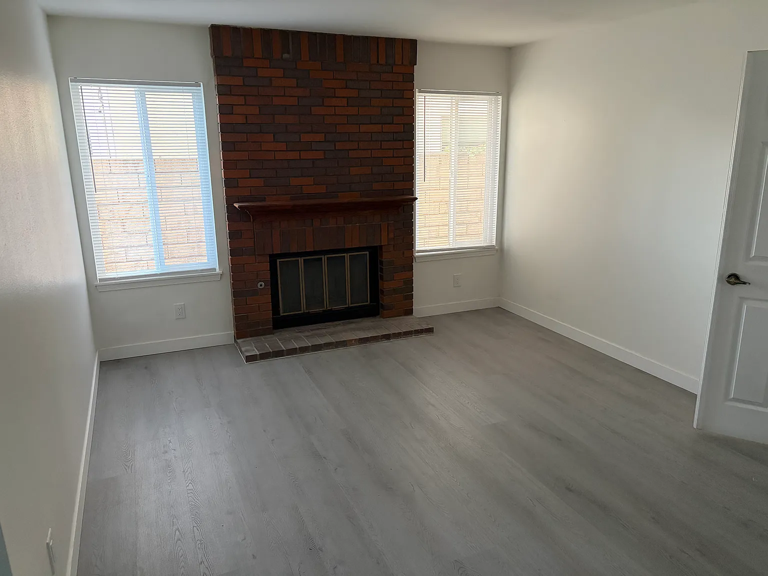 3 bed, 2.5 bath, 2235 sqft, $5,000 — Photo 4