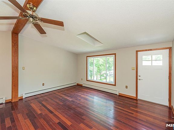 2nd image of 148 Papscoe Rd W