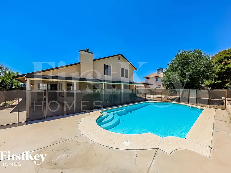 7418 W Cameron Dr — Photo 15