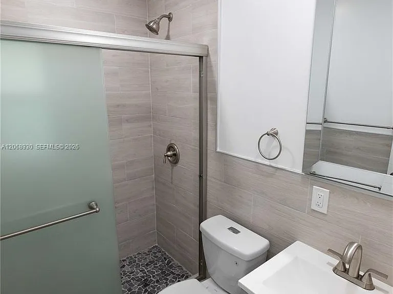 3445 Franklin Ave #A — Photo 4