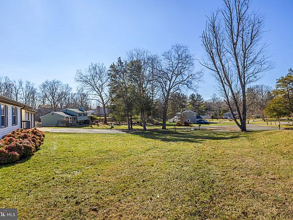 4th image of 6419 Essex Ct