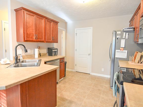 4th image of 937 Cobbler Dr