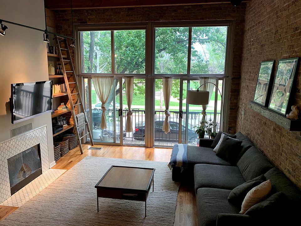 1st image of 2201 W Wabansia Ave APT 9