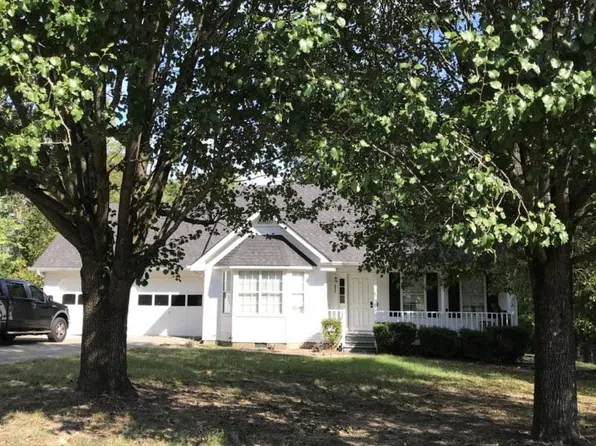 510 Cambridge Dr, Rocky Face, GA 30740