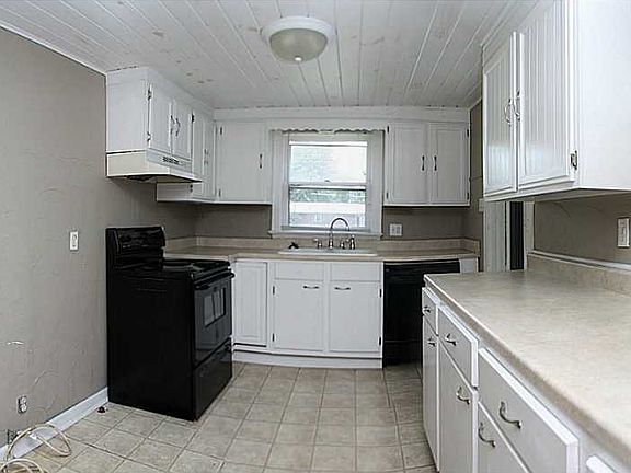 5th image of 5610 Roselawn Ln