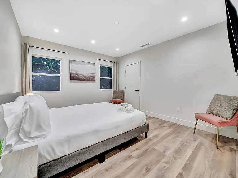 6747 Colgate Ave — Photo 37