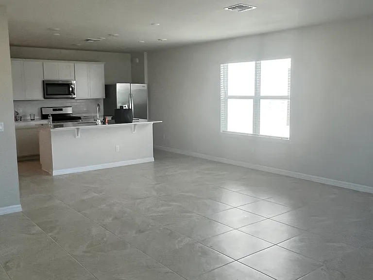 33-64 Vine Leaf St — Photo 2