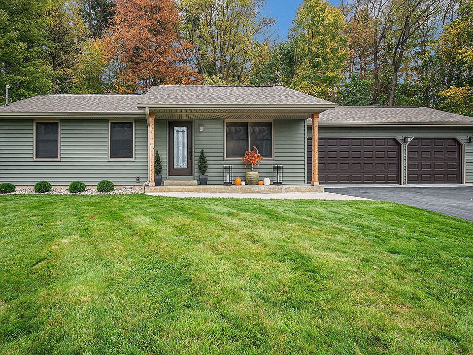 1st image of 300 Pinehill Dr