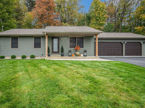 300 Pinehill Dr, Galesburg, MI 49053